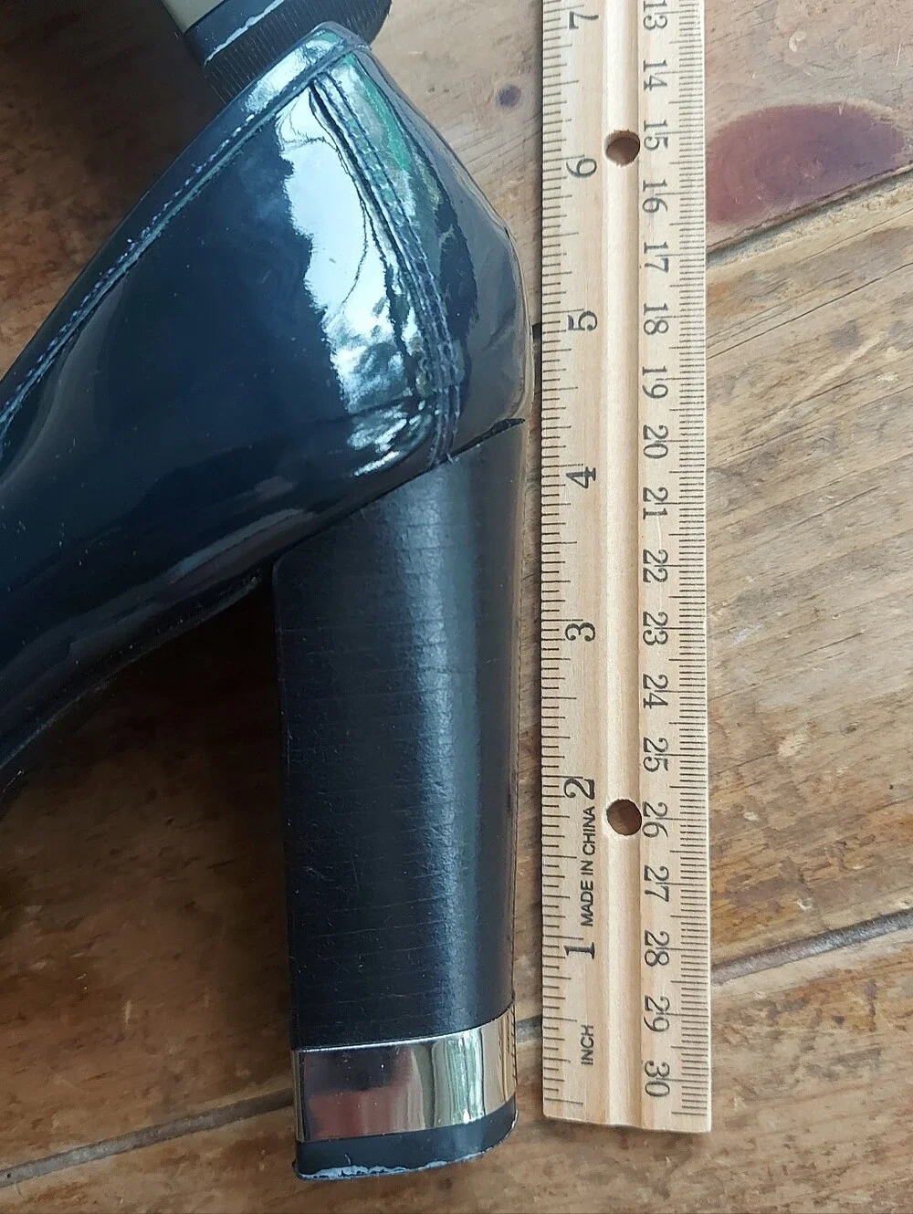 Tory Burch Black Patent Leather Loafers – Size 8M